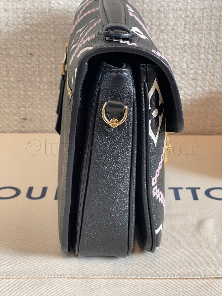 Pochette Metis Embroidery schwarz