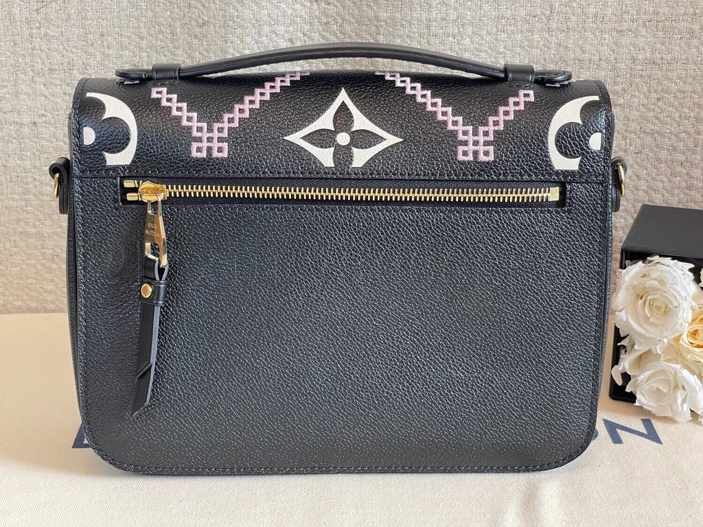 Pochette Metis Embroidery schwarz