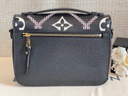 Pochette Metis Embroidery schwarz