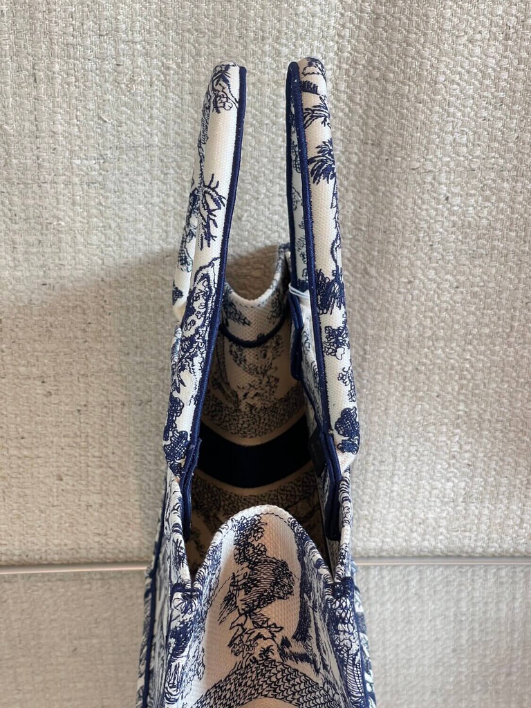 DIOR Book Tote Toile de Jouy Embroidery Medium