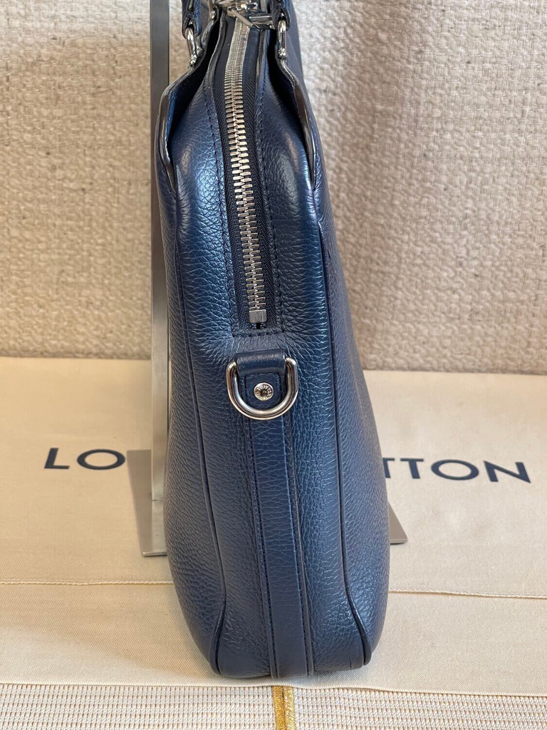 LOUIS VUITTON Taurillon Armand Briefcase Navy 480914