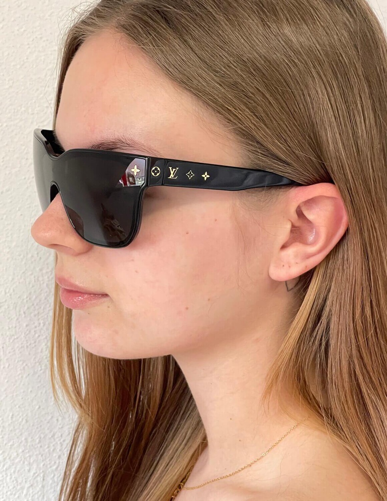 Louis Vuitton LV Shadow Square Sunglasses