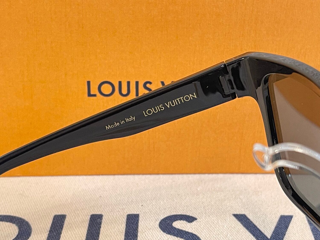 Louis Vuitton LV Shadow Square Sunglasses