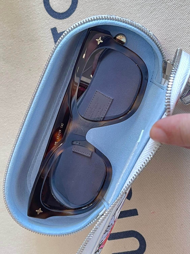 Sunglasses case GM Comic
