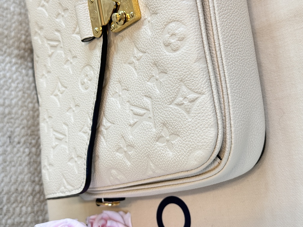 Pochette Metis Empreinte creme