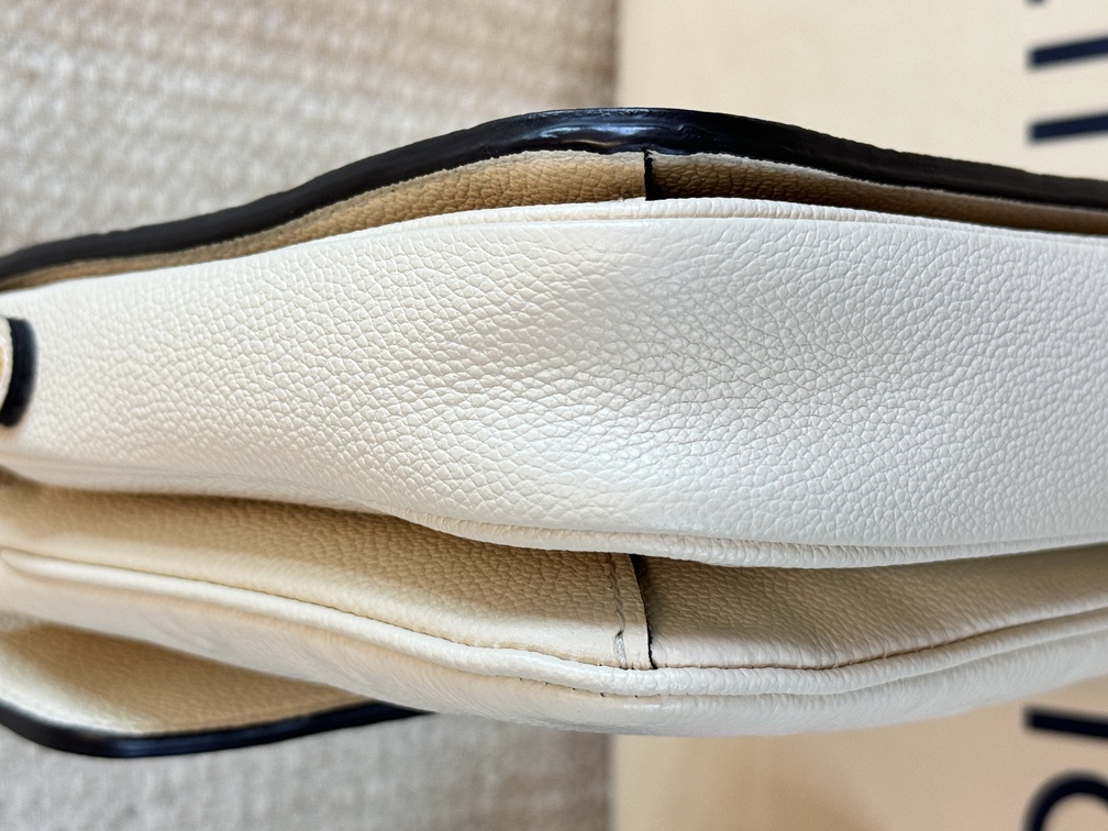 Pochette Metis Empreinte creme