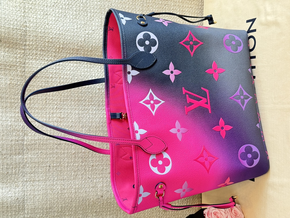 Neverfull MM Spring in the City Midnight fuchsia