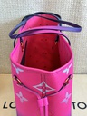 Neverfull MM Spring in the City Midnight fuchsia