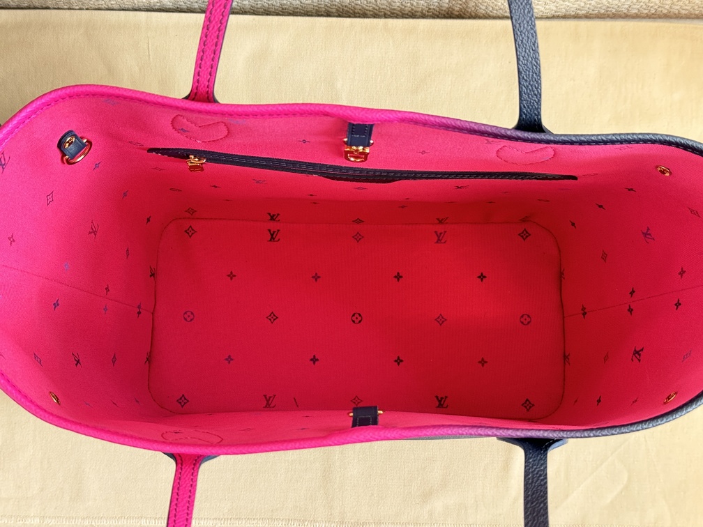 Neverfull MM Spring in the City Midnight fuchsia