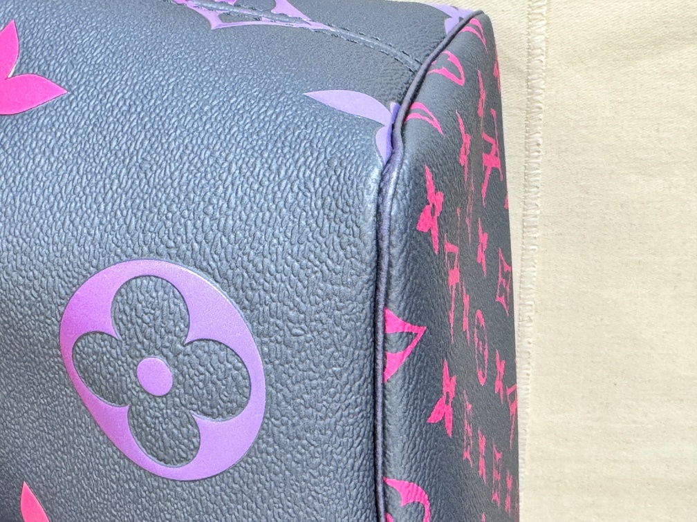 Neverfull MM Spring in the City Midnight fuchsia