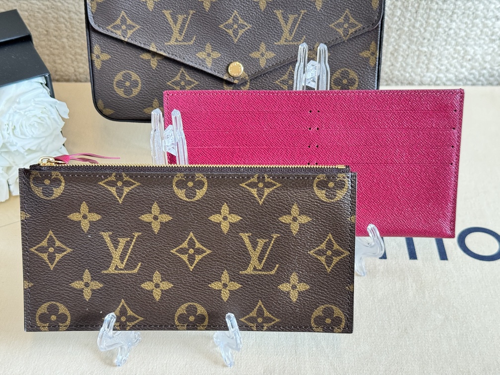 Pochette Felicie Monogram