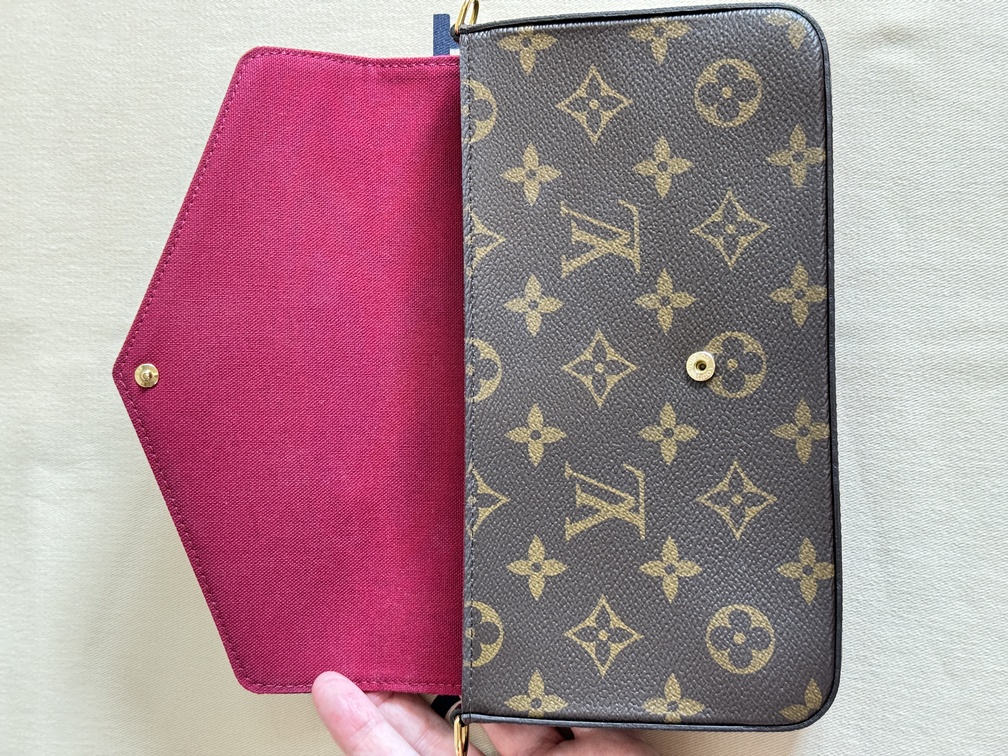 Pochette Felicie Monogram