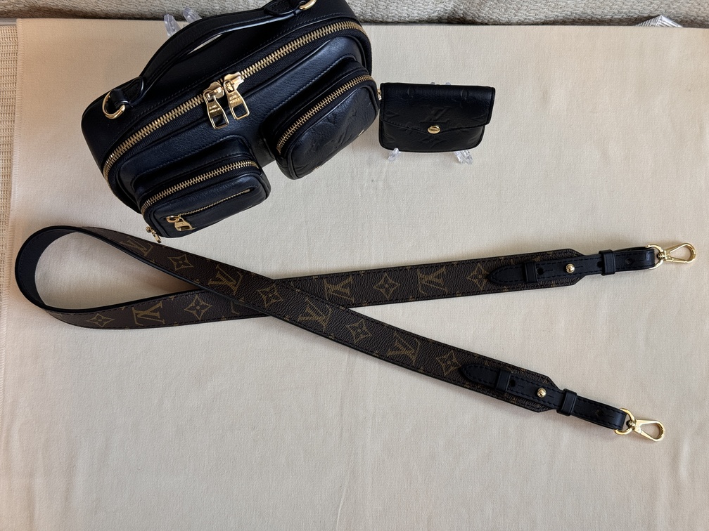 Utility Crossbody Leder schwarz