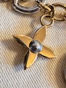 Taschenschmuck bagchain Fleur de Monogram