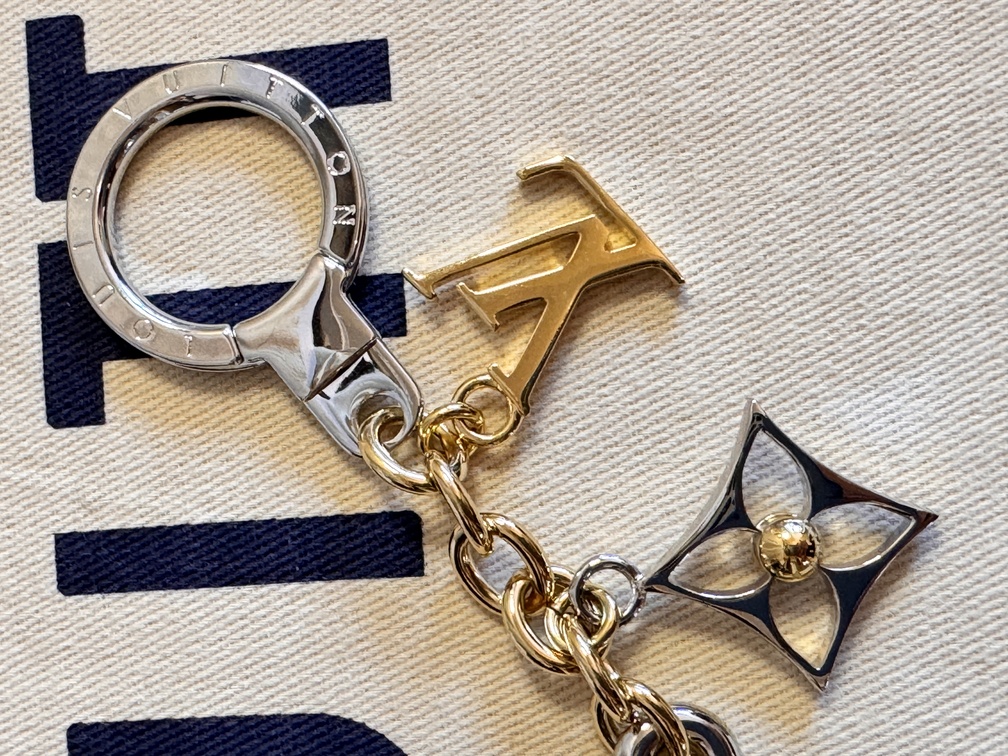 Taschenschmuck bagchain Fleur de Monogram