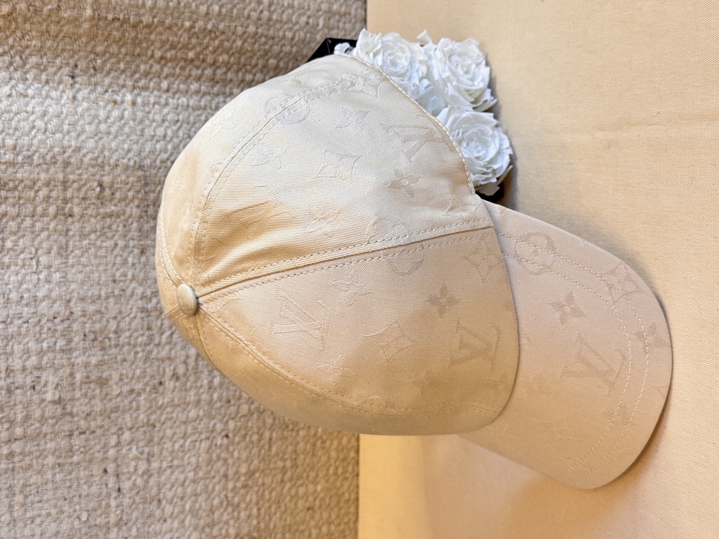 CAP beige