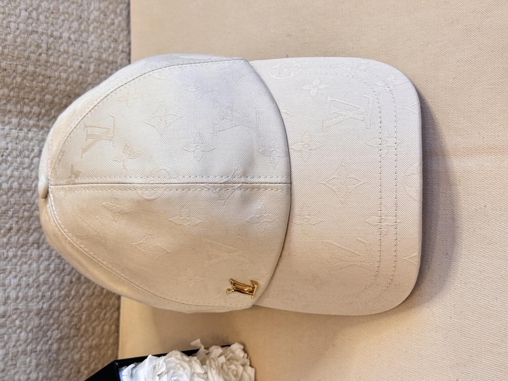 CAP beige