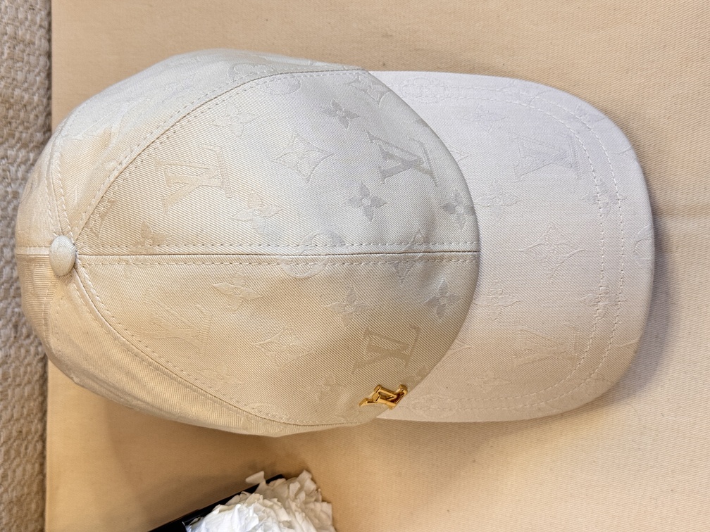 CAP beige