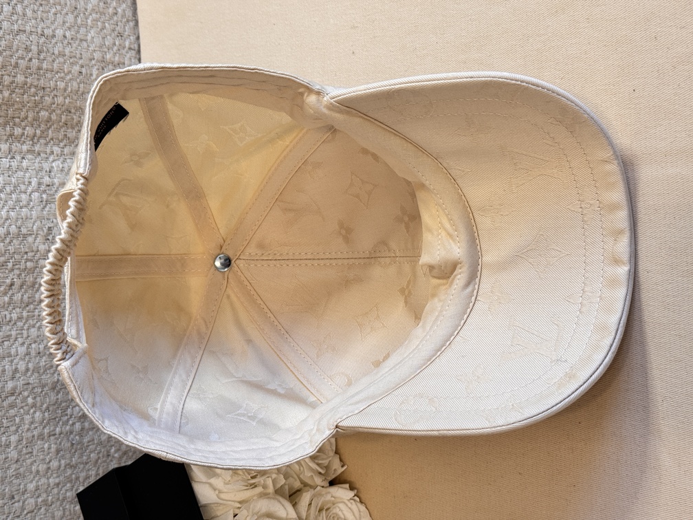 CAP beige
