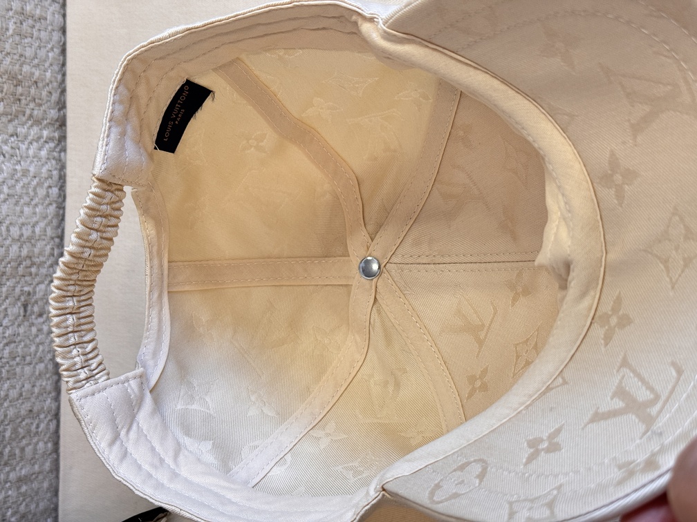 CAP beige