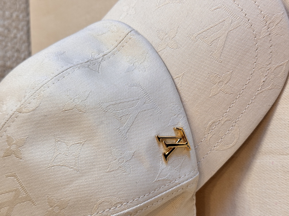 CAP beige