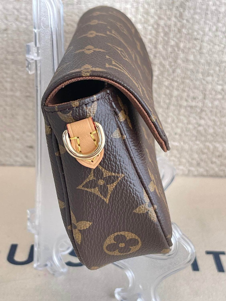 IVY Wallet on Chain bag