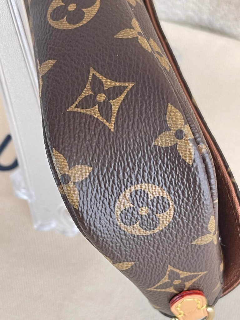 IVY Wallet on Chain bag