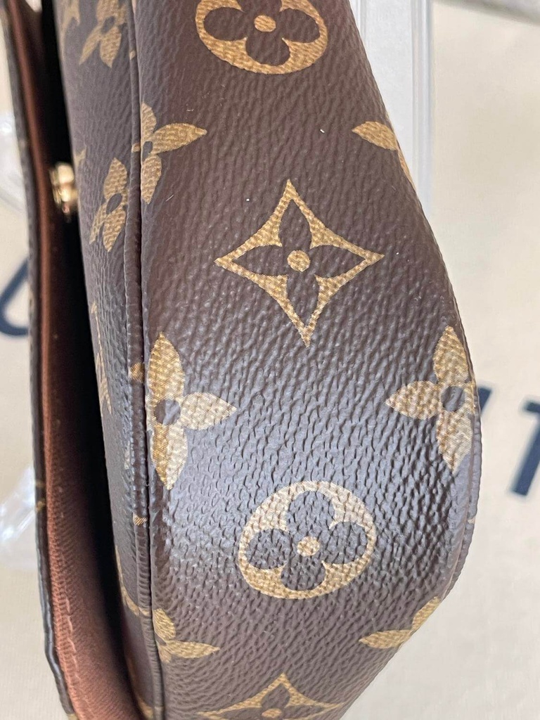 IVY Wallet on Chain bag