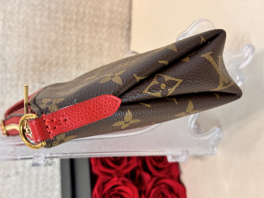 Pallas Clutch Monogram cerise
