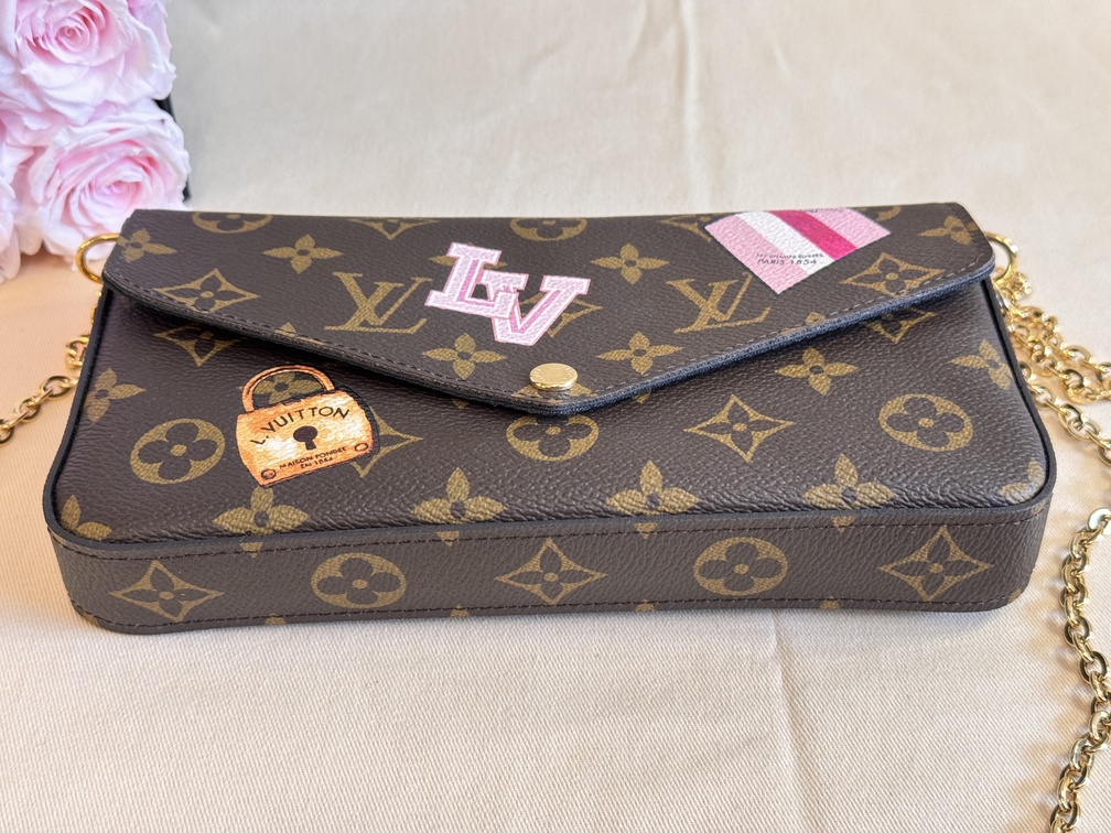 Felicie Monogram World Tour