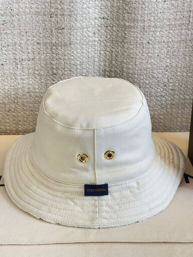 Hat Hut LVacation