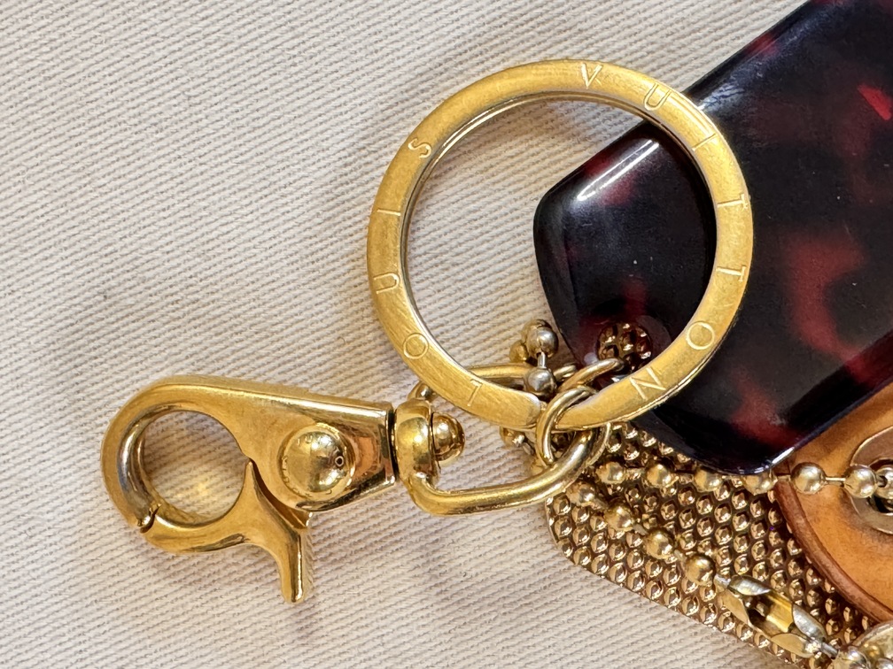 Taschenschmuck MONOGRAMOUFLAGE
