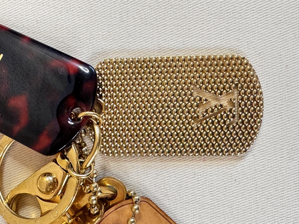 Taschenschmuck MONOGRAMOUFLAGE