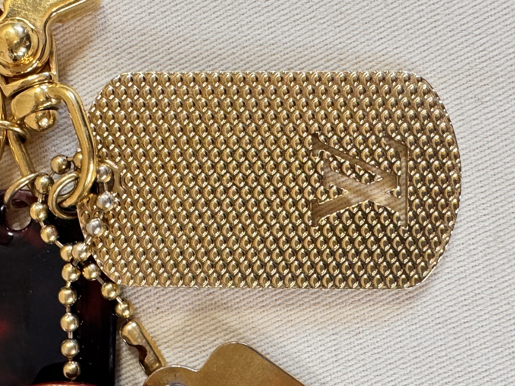Taschenschmuck MONOGRAMOUFLAGE