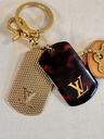 Taschenschmuck MONOGRAMOUFLAGE