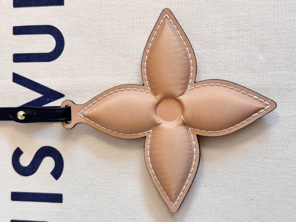 Taschenschmuck Flower Pillow