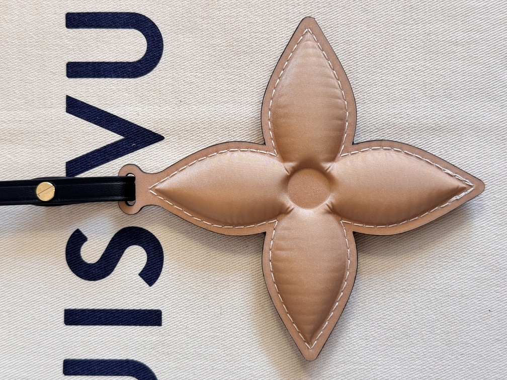 Taschenschmuck Flower Pillow