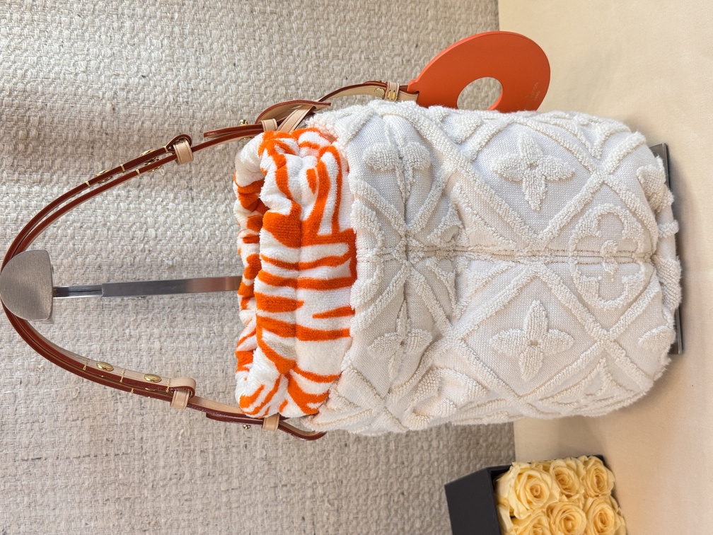 Bucket Bag LVacation