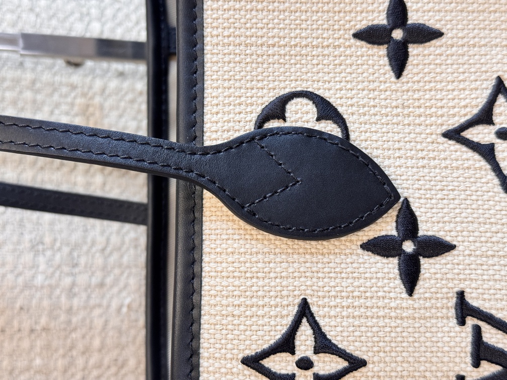 Neverfull MM Raffia