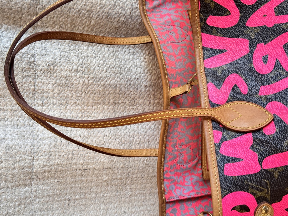 Neverfull GM Graffiti Pink