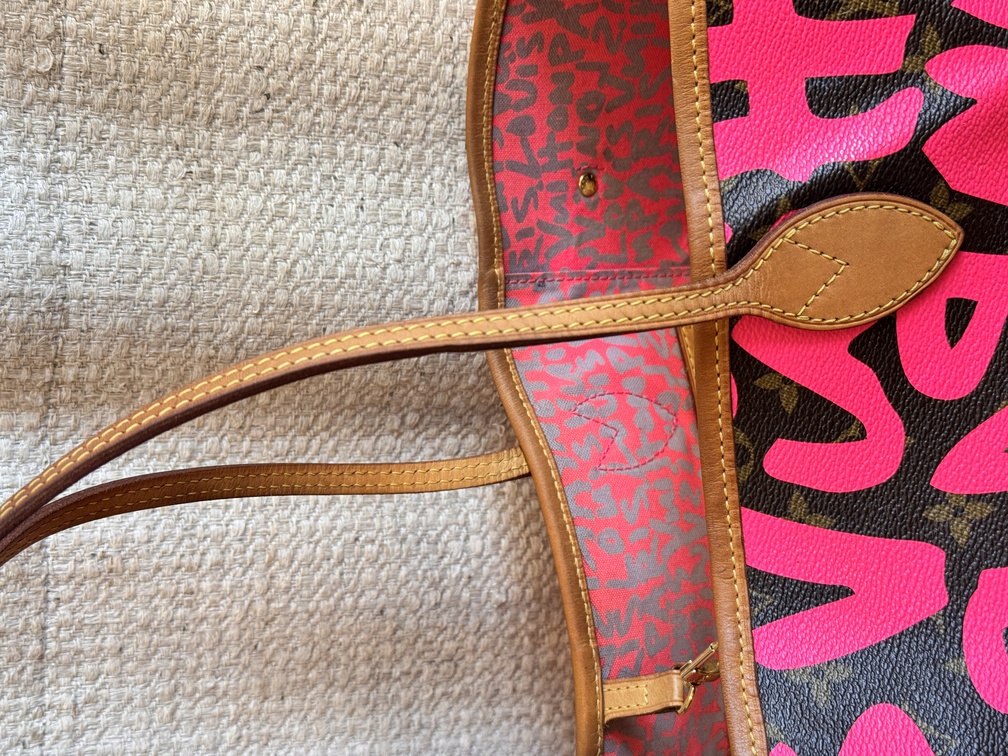 Neverfull GM Graffiti Pink