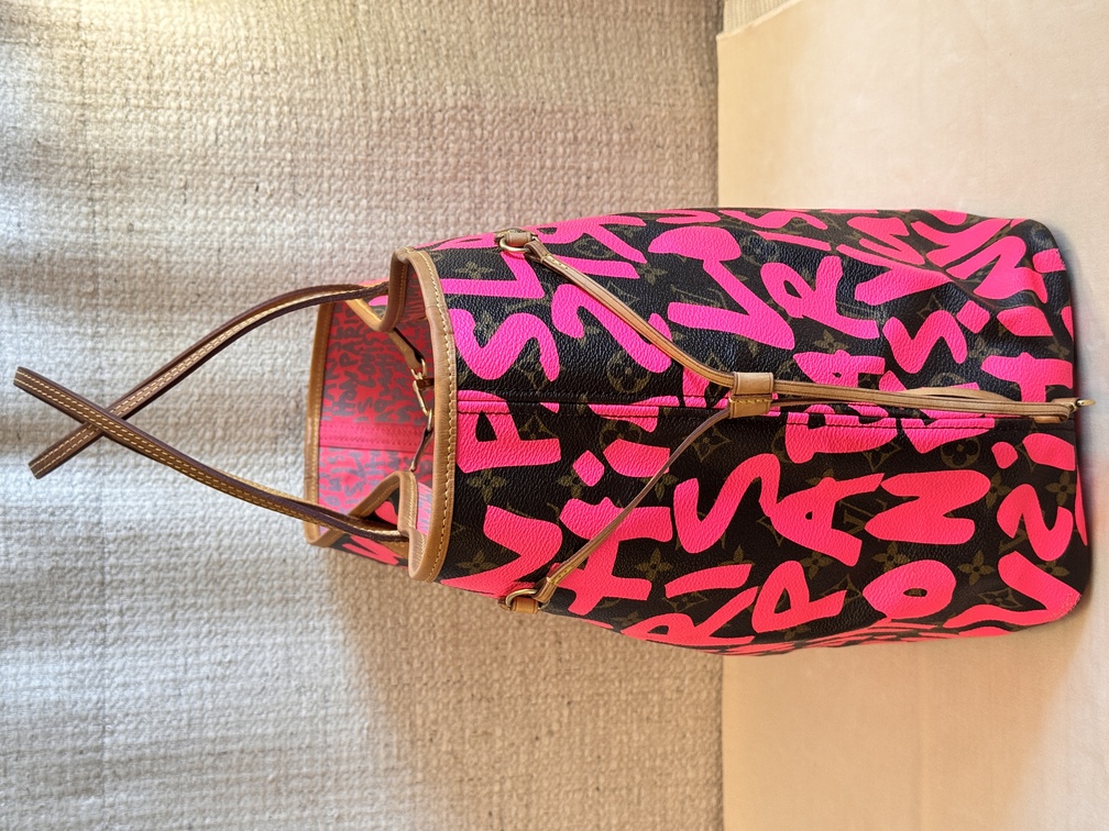 Neverfull GM Graffiti Pink