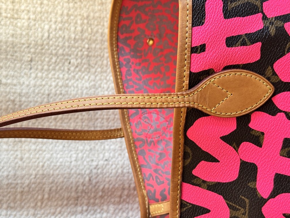 Neverfull GM Graffiti Pink