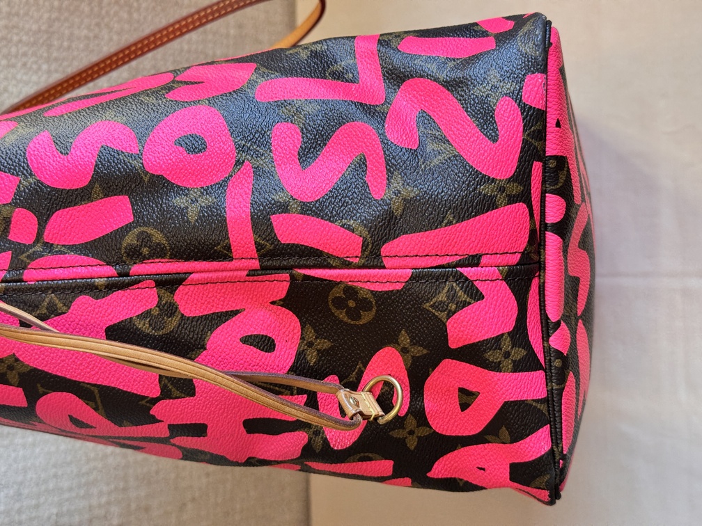 Neverfull GM Graffiti Pink