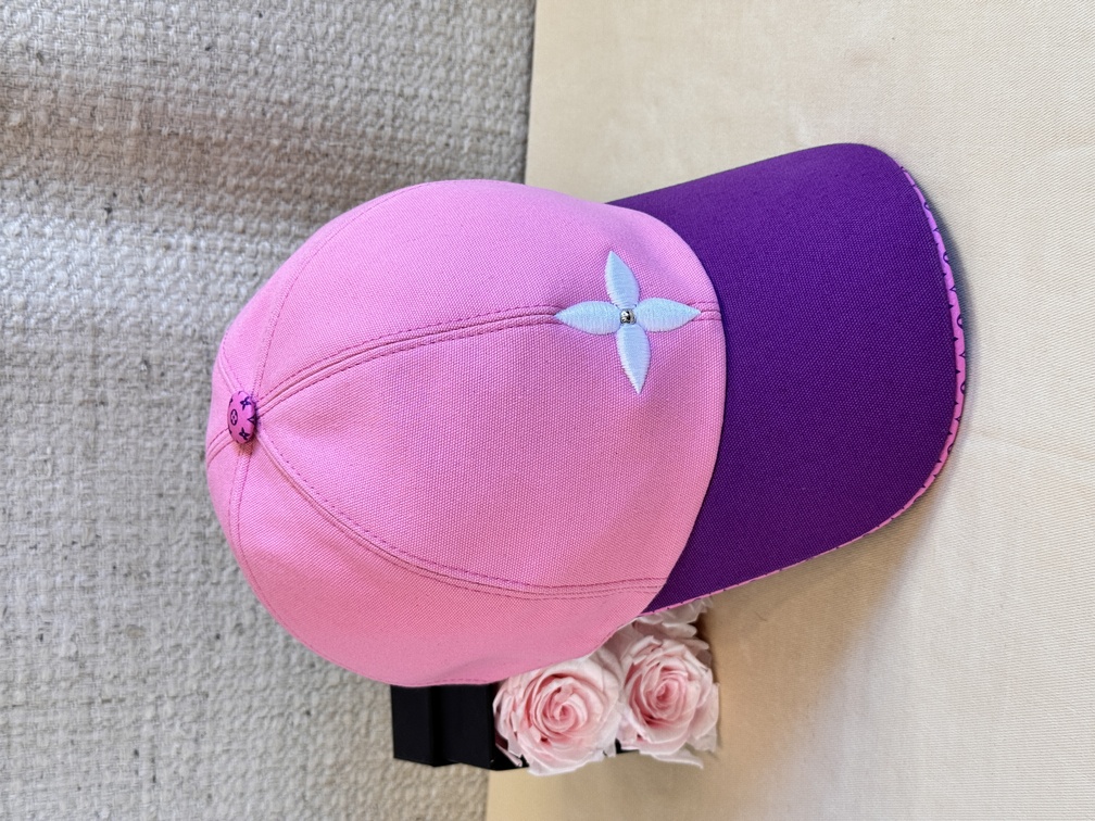 CAP Vuittamines pink