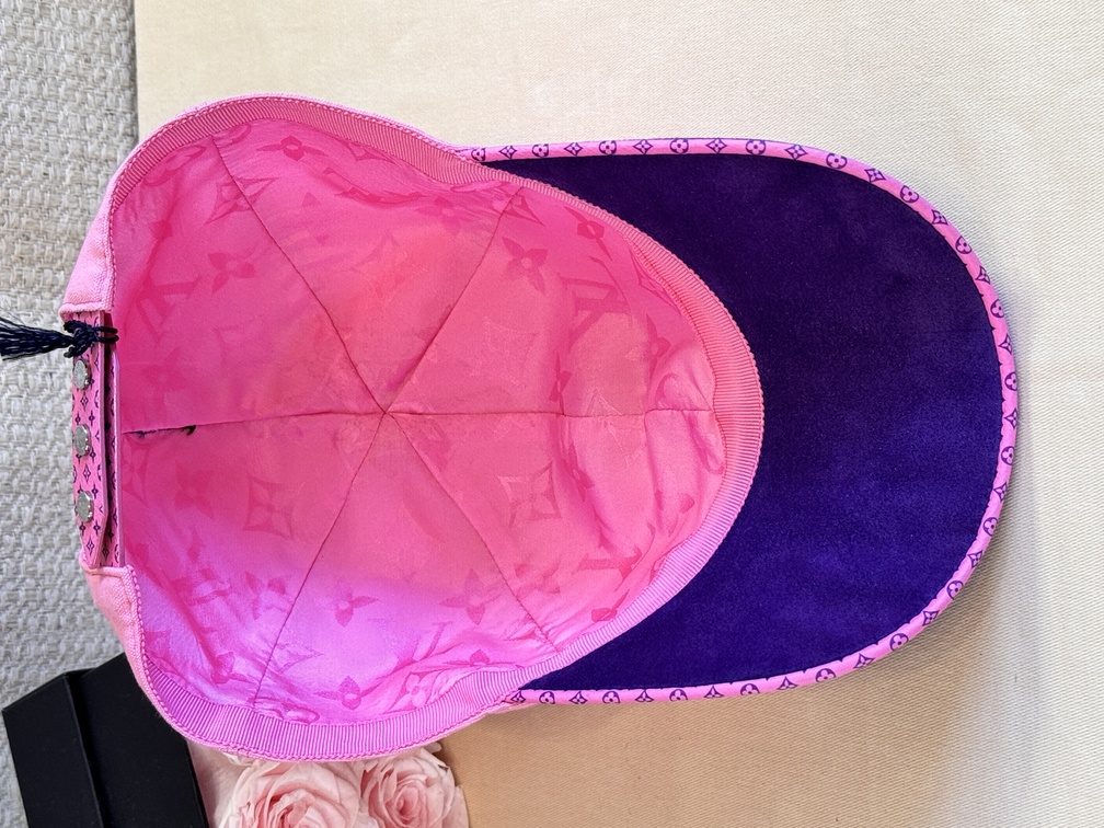 CAP Vuittamines pink