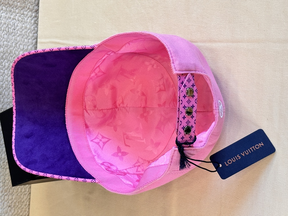 CAP Vuittamines pink
