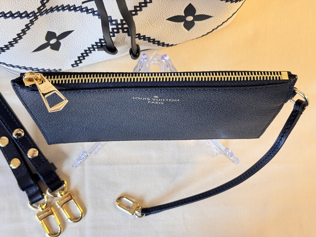 NeoNoe MM Embroidery