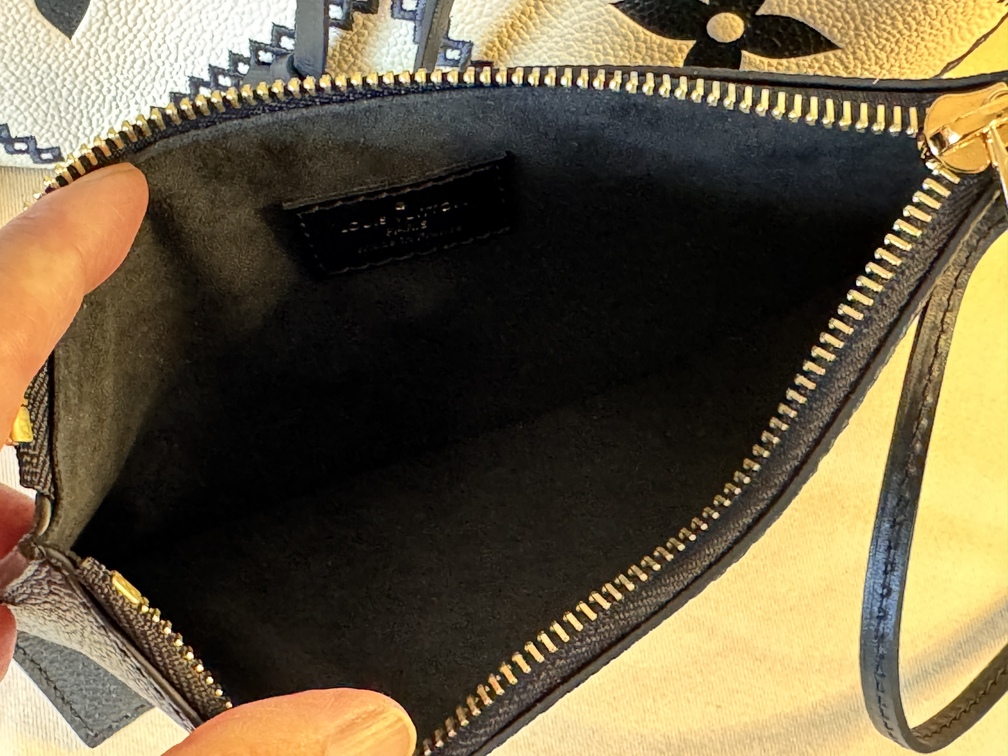 NeoNoe MM Embroidery