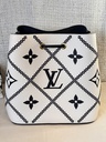 NeoNoe MM Embroidery